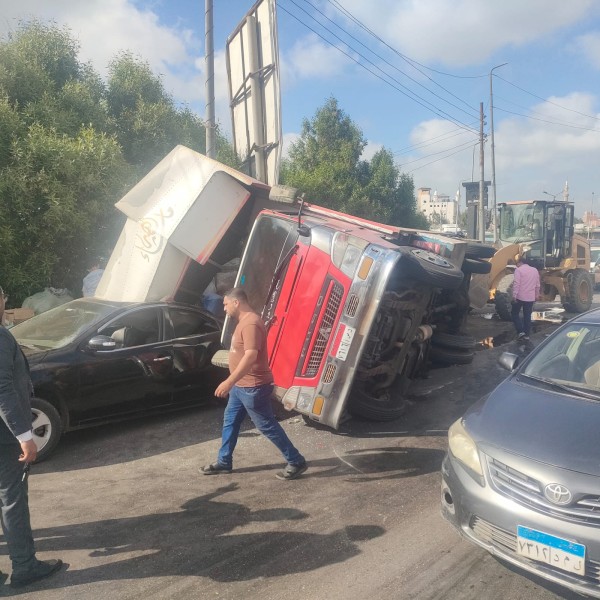 محافظ الدقهلية يؤكد سرعة الاستجابة للطوارئ ويوجه برفع سيارة نقل بنزلة كوبري منية سندوب