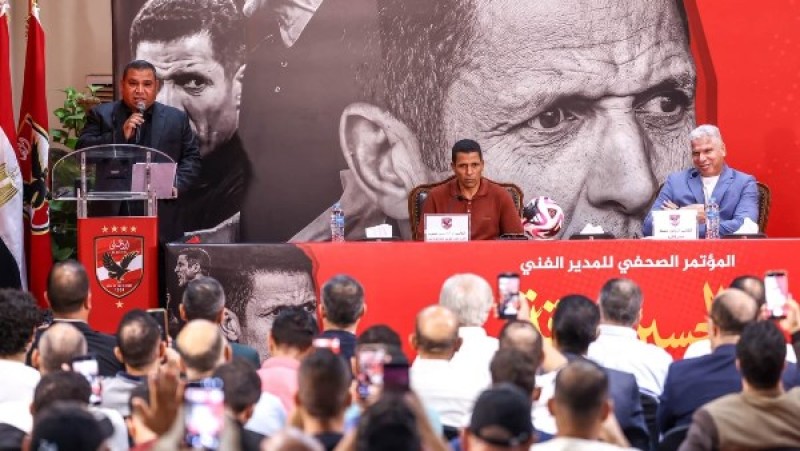 عموتة يعد بالعدالة في الأهلي: لا مكان للأسماء.. والملعب وحده يحسم التشكيل