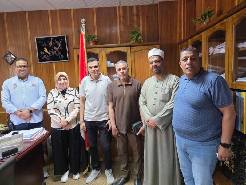 رئيس منطقة الدقهلية الأزهرية يطمئن هاتفيًا على طالبة ويوجه بزيارتها بالمستشفى