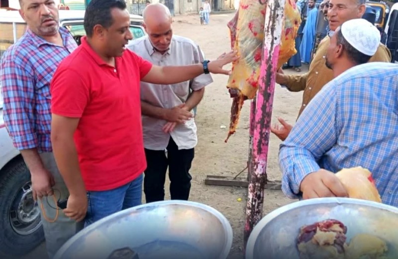 ضبط 35 كيلو لحوم غير صالحة في حملة رقابية على محال الجزارة بالمنيا