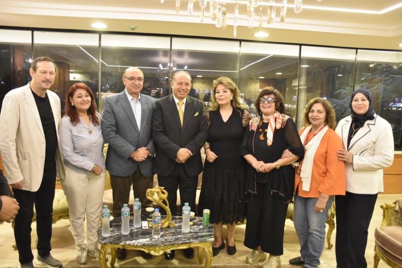 رئيس جامعة المنصورة يشهد العرض المسرحي «مائة وثلاثون قطعة» ضمن فعاليات الدورة التاسعة عشرة للمهرجان القومي للمسرح المصري