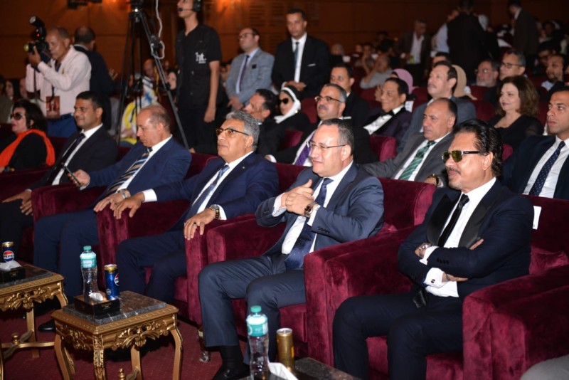 ختام الدورة التاسعة عشرة للمهرجان القومي للمسرح المصري بالمنصورة في وجود المحافظ ووزير التعليم العالي والفنان محمد رياض