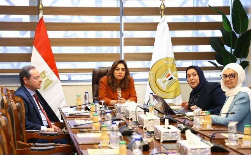 د. منال عوض تبحث تعزيز التعاون الإقليمي لتنفيذ مشروعات ”الاقتصاد الأزرق المستدام” بالبحر الأحمر