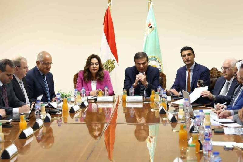 اجتماع وزاري رفيع المستوى لوضع خارطة طريق تنفيذ مبادرة ”القرية المنتجة” وتحويل التجمعات الريفية إلى مراكز اقتصادية