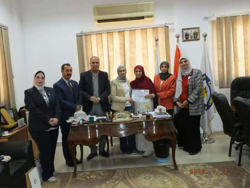 معهد الاستدامة والبصمة الكربونية يختتم المدرسة الصيفية بجامعة بني سويف ضمن مبادرة «سفراء المناخ» بالأمم المتحدة