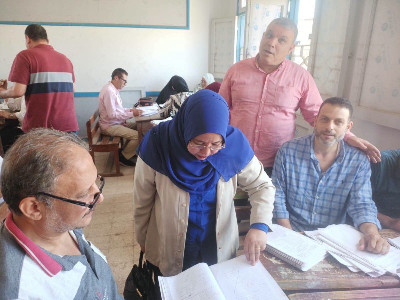 بتعليمات ومتابعة شيخ المنطقة الأزهرية تفقد سير مراكز تصحيح الثانوية الأزهرية بالدقهلية