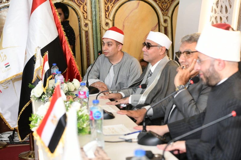 محافظ الدقهلية ووزير الأوقاف يشهدان جانبًا من التصفيات الأولية للموسم الثاني لمسابقة ”دولة التلاوة ” بمسجد النصر بالمنصورة