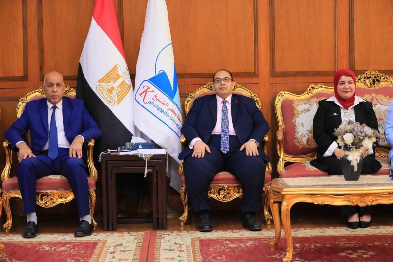 رئيس جامعة كفر الشيخ: البرامج المميزة بوابة لإعداد خريج ينافس محليًا ودوليًا