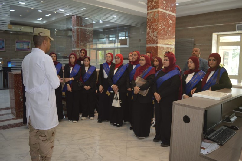 وفد من طلاب جامعة المنصورة يزور المعامل الرئيسية لإدارة الحرب الكيميائية لتعزيز الوعي العلمي والوطني