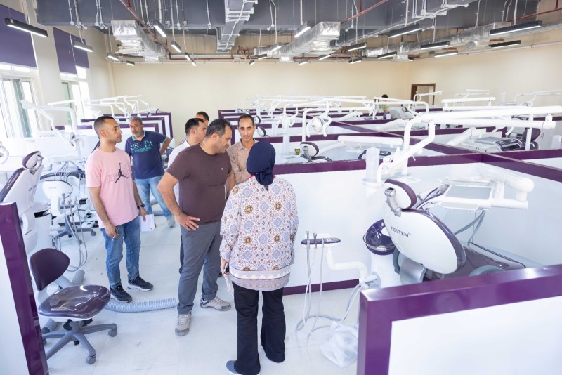 رئيس جامعة المنصورة الأهلية يتفقد أعمال تجهيز وحدات طب الأسنان الجديدة استعدادًا للعام الأكاديمي 2026/202
