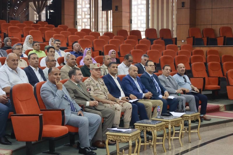 وكيل وزارة التربية والتعليم بالدقهلية يحضر اجتماع المستشار العسكري للمحافظة بالقاعة الكبري بديوان عام المحافظة