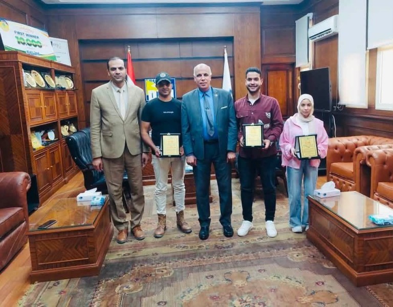 رئيس جامعة الدلتا التكنولوجية يكرم فريق «Sortix AI» بعد حصوله على المركز الثاني عالميًا في مسابقة الذكاء الإصطناعي GAISIC 2026 بالصين