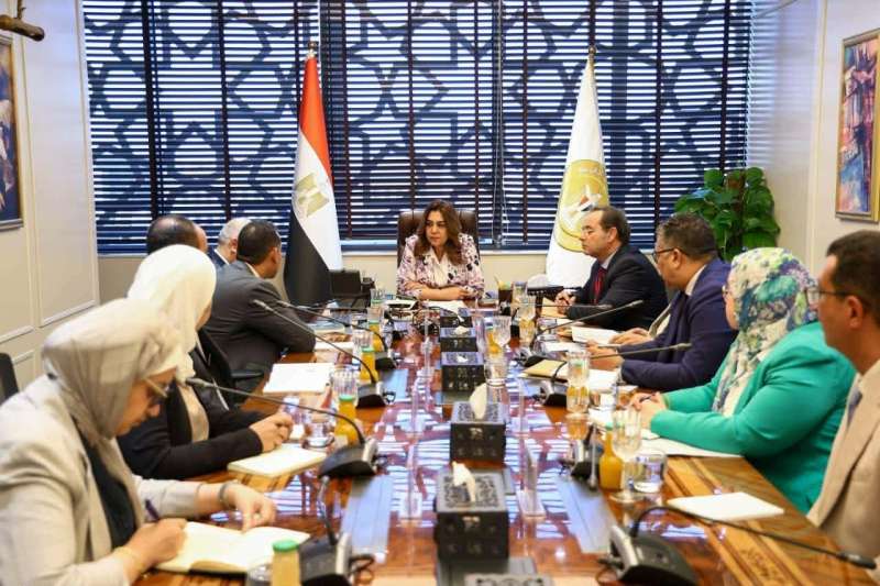 د. منال عوض تبحث تعزيز التعاون مع الاتحاد الدولي لصون الطبيعة وبرنامج الأمم المتحدة للمستوطنات البشرية لتطوير المحميات الطبيعية