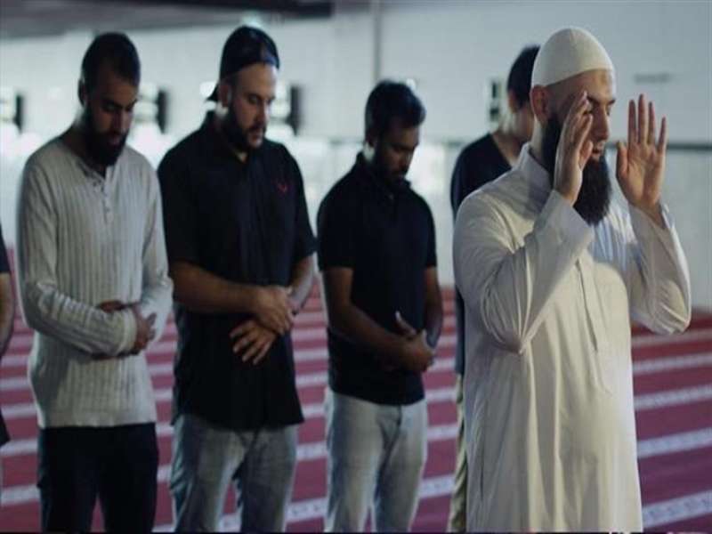 حكم ترك البسملة في الفاتحة أثناء الصلاة