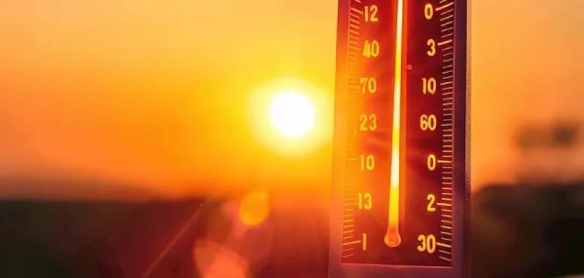 ارتفاع مؤقت في الحرارة وأتربة واضطراب البحر.. تحذيرات بشأن طقس اليوم