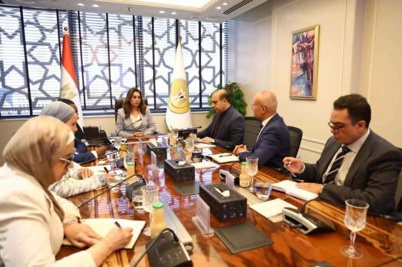 وزيرة التنمية المحلية والبيئة تبحث مع ممثلي البنك الدولي سُبل تسريع وتيرة العمل بمشروع المدينة المتكاملة للمخلفات بالعاشر من رمضان
