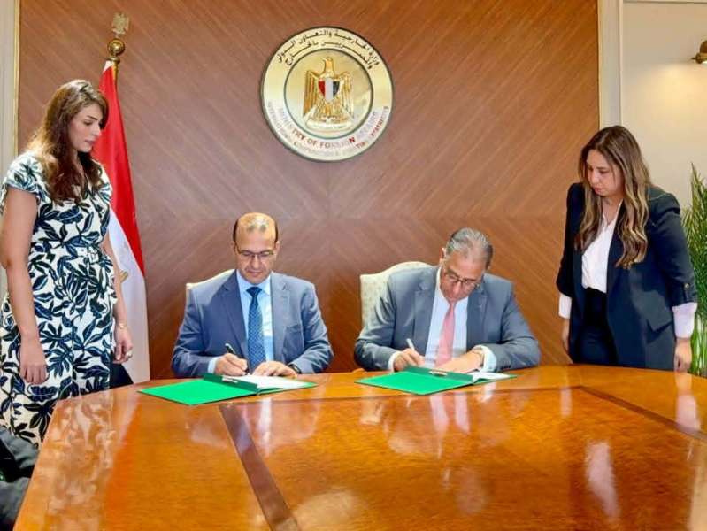بروتوكول تعاون بين وزارة التنمية المحليةوالبيئة، والخارجية لدعم ”مراكب النجاة” وتوفير بدائل تنموية للشباب والمرأة