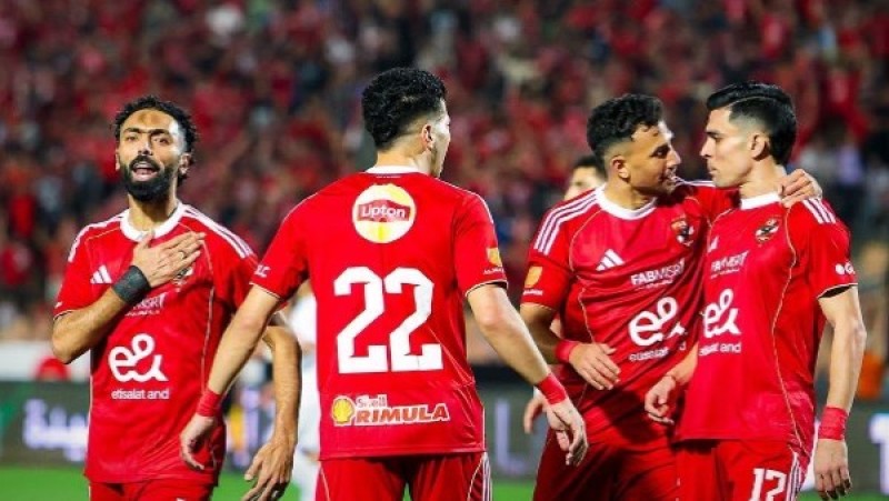بين إغراءات الرحيل وطموحات الموسم الجديد.. هل ينجح الأهلي في الاحتفاظ بنجوم الفريق؟