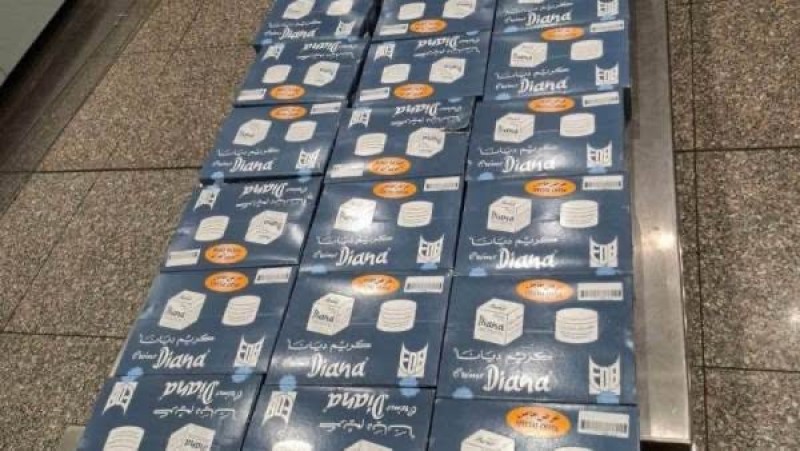 جمارك مطار القاهرة تحبط تهريب كميات من القات وأقلام المونجارو وكريمات البشرة