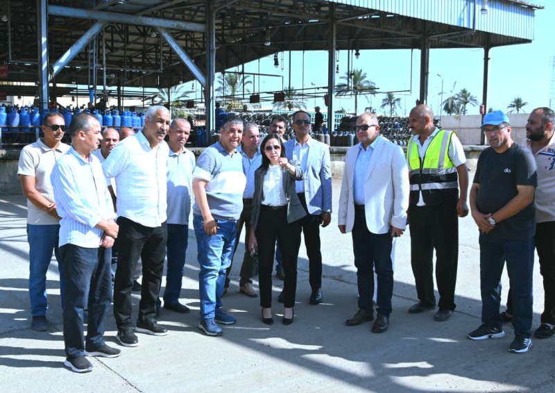 محافظ البحيرة تتفقد مصنع الغاز السائل بكفر الدوار