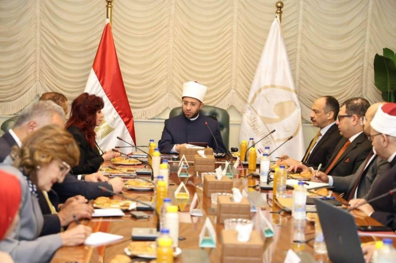 وزير الأوقاف يستقبل رئيس اتحاد المستثمرات العرب لبحث آفاق التعاون المشترك