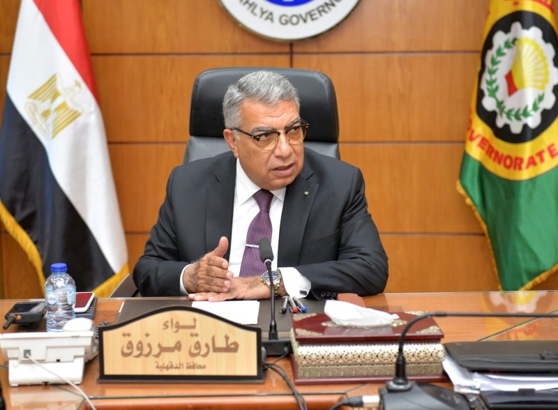 محافظ الدقهلية يعقد اجتماعا لمناقشة واستعراض آليات البدء في تطوير مقرات الحملات الميكانيكية