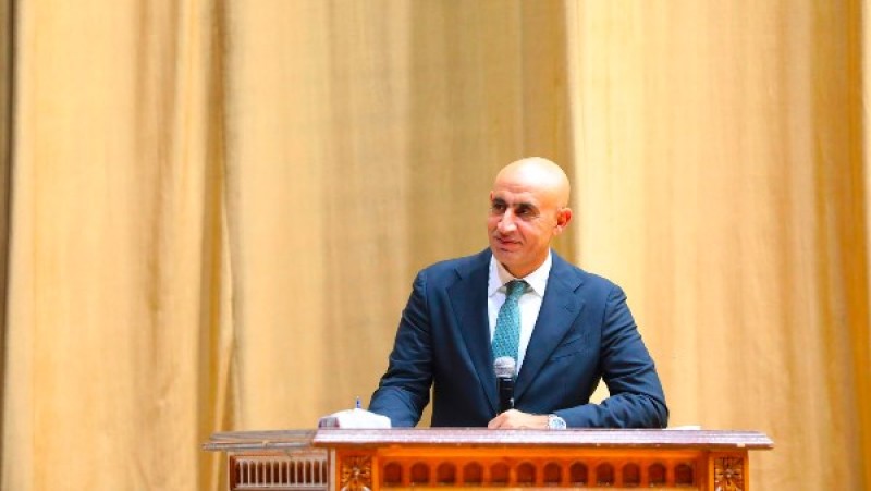 تسليم الكتب بالمدارس في أول يوم دراسة.. ومنع الكتابة على الجدران وإتلاف التخت