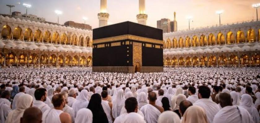 الإعاشة ترفع تكلفة العمرة.. 5 آلاف جنيه زيادة وتحذيرات لشركات السياحة
