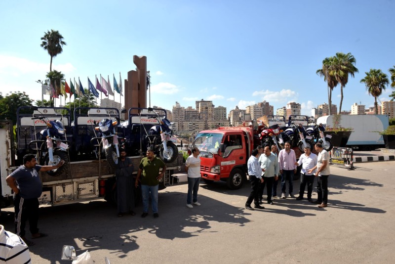 المحافظ يعلن دعم منظومة النظافة والجمع من المنبع بمدينة المنصورة