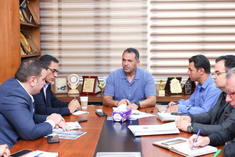 رئيس جامعة المنصورة الأهلية يبحث استعدادات الكشف الطبي للطلاب الجدد