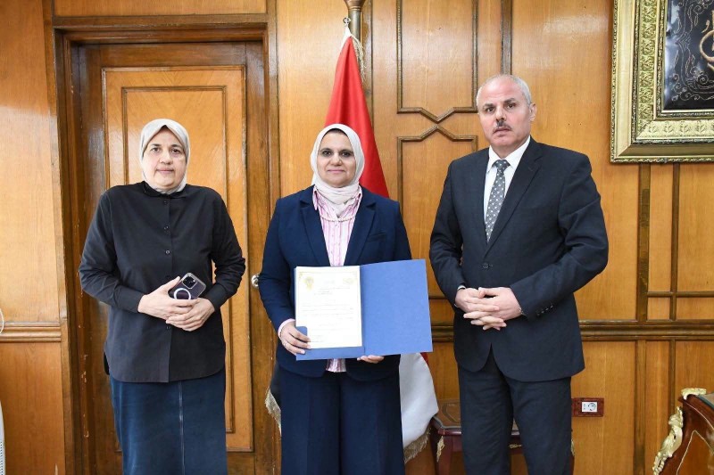 تعيين الأستاذة الدكتورة ماهي غباشي وكيلًا لكلية العلوم لشئون خدمة المجتمع وتنمية البيئة جامعة قناة السويس