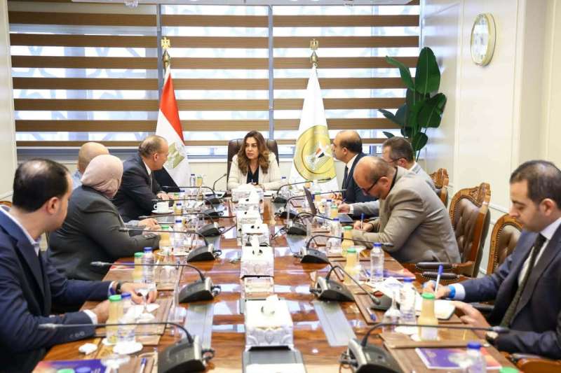 وزيرة التنمية المحلية والبيئة تعقد اجتماعاً لمتابعة الموقف التنفيذي لمشروع تطهير مصرف كيتشنر مكون المخلفات الصلبة بمحافظات كفر الشيخ والغربية والدقهلية