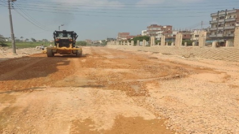 محافظ البحيرة تتابع أعمال رصف وتطوير الشوارع بأبو المطامير