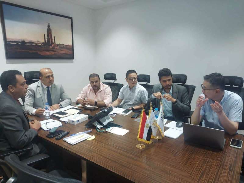 «التنمية المحلية والبيئة» تبحث مع «سينوما» الصينية إدارة وتشغيل المدافن الصحية في منظومة المخلفات