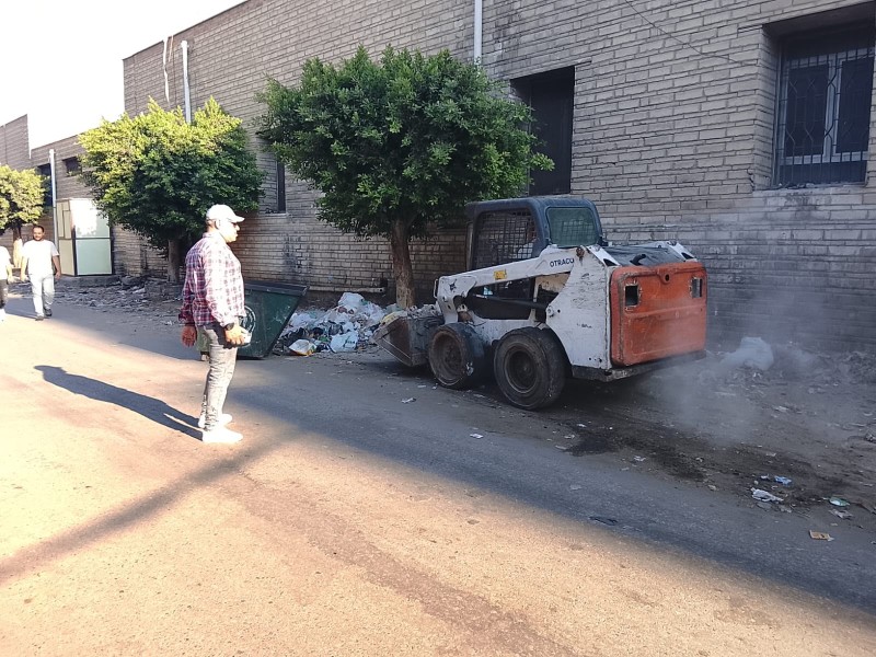 محافظ الدقهلية يتابع أعمال حملة نظافة بمحيط المستشفى العام الجديد