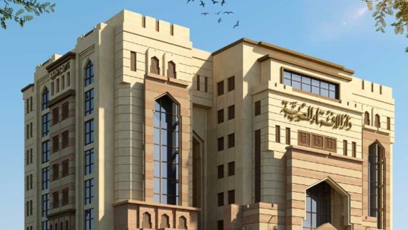 الإفتاء تحسم الجدل حول حكم تصحيح القراءة للإمام أثناء الصلاة