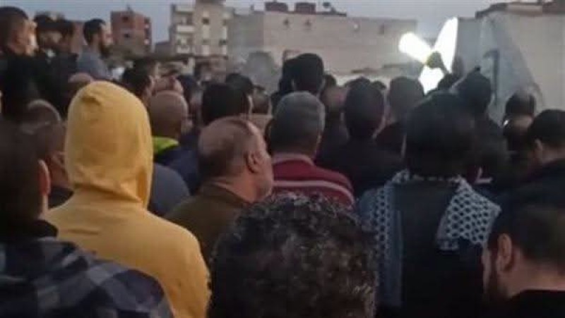 تشييع جثماني أم وابنتها لقيتا مصرعهما في حادث قطار بالقليوبية