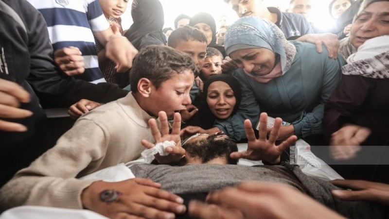 استشهاد فلسطيني متأثرا بإصابته بقصف الاحتلال الإسرائيلي في غزة