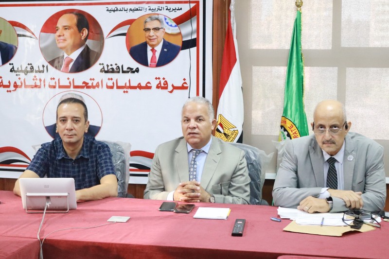 ”قبيصي” يتابع من غرفة العمليات الرئيسية انتظام امتحانات الدور الثاني للثانوية العامة