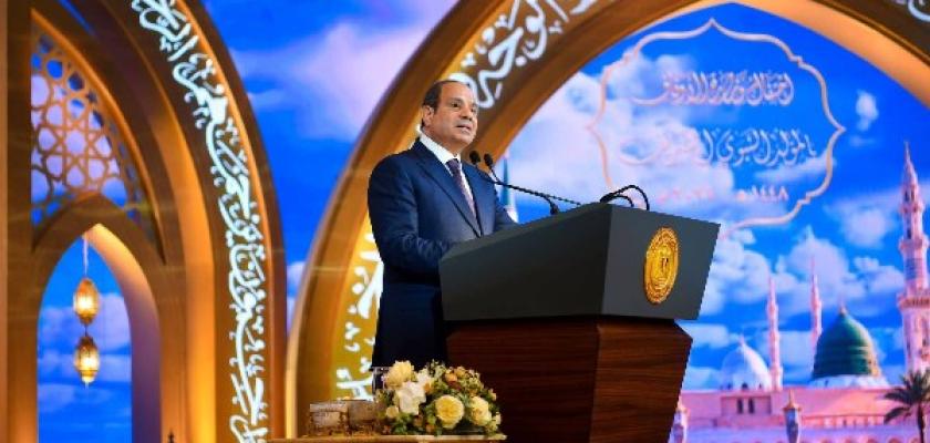 السيسي يطالب بمراجعة عقود المطورين العقاريين لحماية حقوق المواطنين