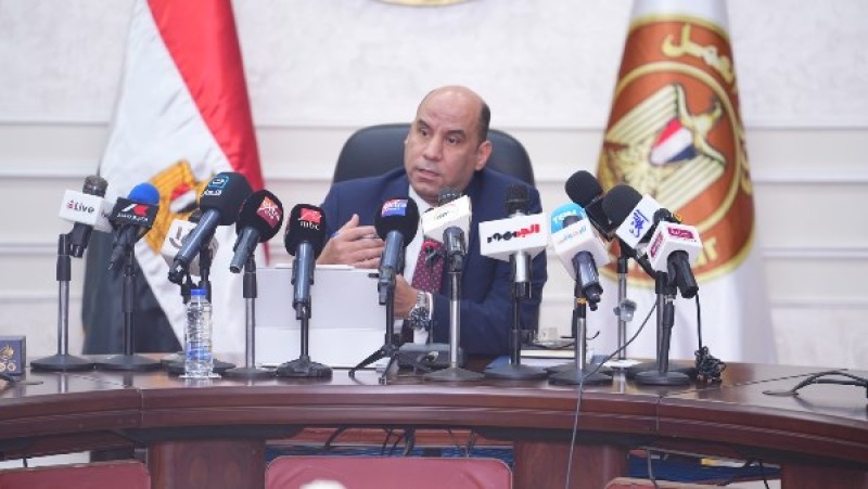 وزير العمل يطلق القواعد العامة للائحة تنظيم العمل بشركات القطاع الخاص