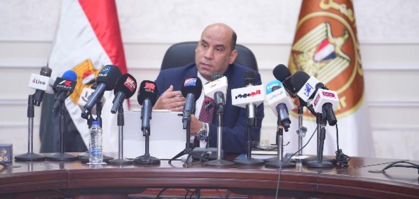 وزير العمل يطلق القواعد العامة للائحة تنظيم العمل بشركات القطاع الخاص