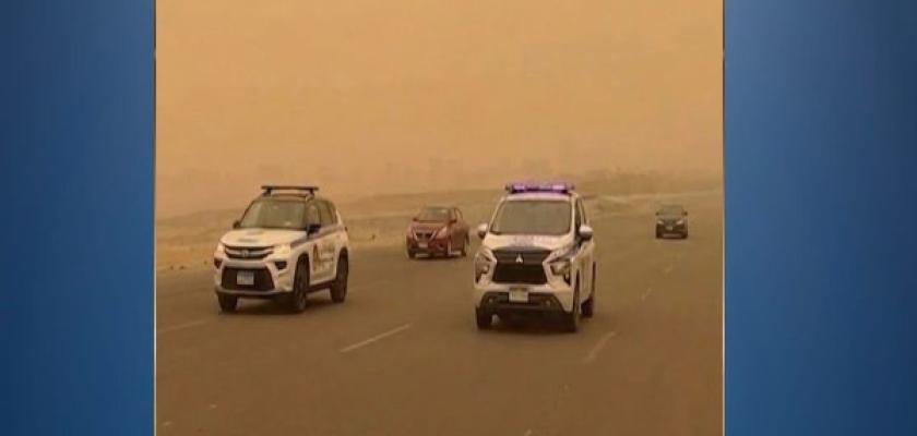بسبب الأتربة.. الداخلية: غلق طريق مطروح / سيوة من الاتجاهين