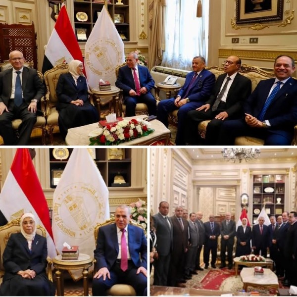 رئيسة هيئة النيابة الادارية تهنئ رئيس محكمة النقض بمناسبة توليه منصبه الجديد