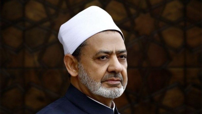 الأزهر يحذر من إعلانات مزيفة تنتحل صوت وصورة الإمام الأكبر