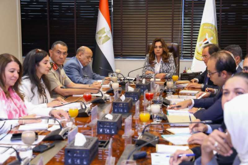 وزيرة التنمية المحلية والبيئة تترأس الاجتماع الـ(76) لمجلس إدارة جهاز شئون البيئة