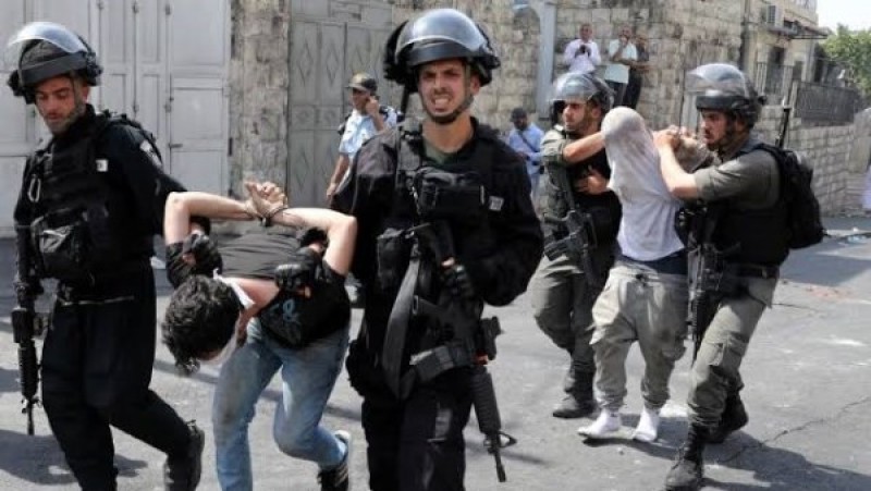 بينهم طفل.. قوات الاحتلال تعتقل 16 فلسطينيا من الضفة الغربية