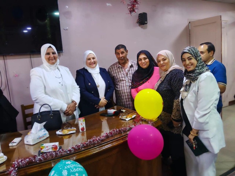 التضامن الاجتماعي بالدقهلية: وكيلة الوزارة تحتفل بموظف خارج للمعاش