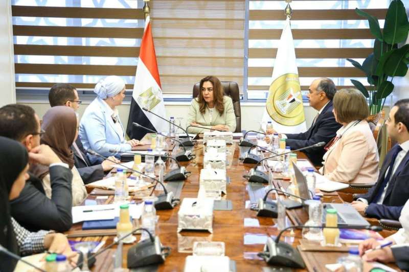 وزيرة التنمية المحلية والبيئة تبحث مع رئيسة المجلس القومي للأمومة والطفولة تعزيز منظومة حماية الطفل بالمحافظات