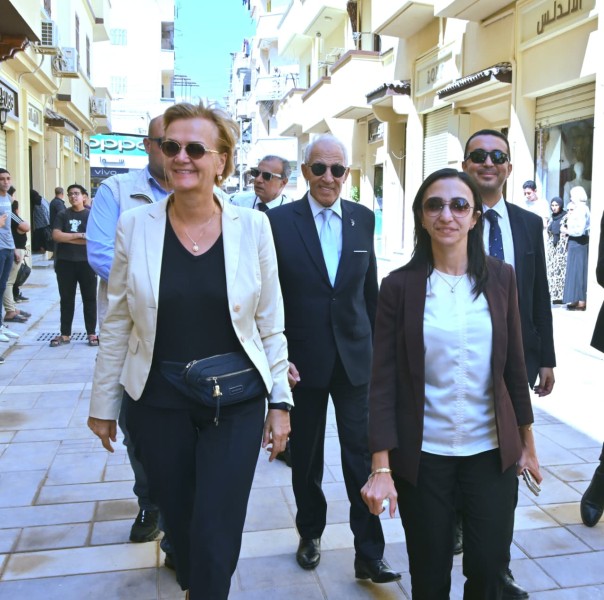 محافظ البحيرة وسفيرة الإتحاد الأوروبي تتفقدان عددًا من المواقع الأثرية برشيد